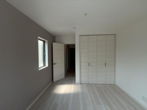 2階　南側洋室　別アングル