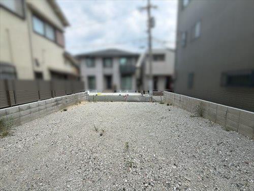 現地