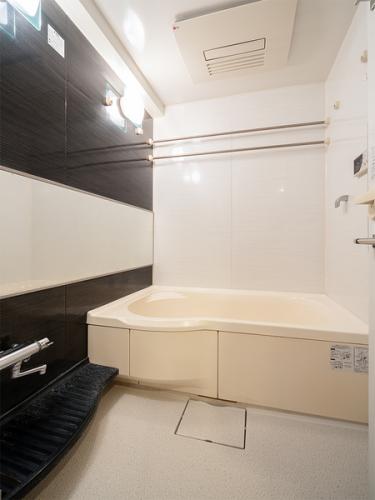 雨の日も安心！冬場の入浴も暖かく、カビ予防にも効果的な浴室換気乾燥機付き