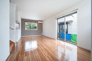 リビングダイニング。縦長のため開放感があります。