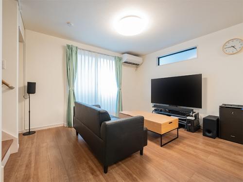 【リビング】約１６．４帖◆家族が集まりやすく、ゆったりとした時間を過ごせます。