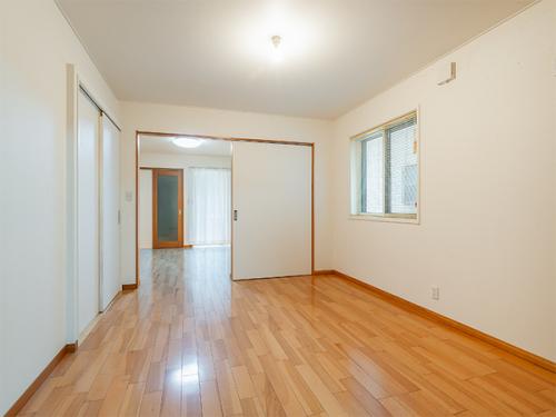 【ダイニング】約７帖 スライドドアにはソフトクローズを採用