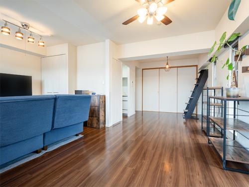 【ＬＤＫ】約１９．５帖◇リビング収納を確保した室内。