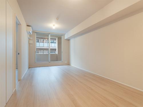 【リビング】約１１．３帖のリビングダイニング・床暖房で足元から暖まります