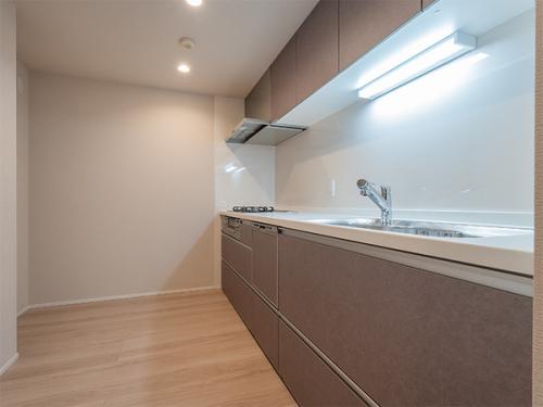 【キッチン】忙しいときでも一度にたくさんの料理が作れる３口コンロ