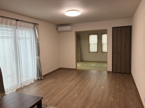 リビングダイニングは約１２帖　床暖房付き