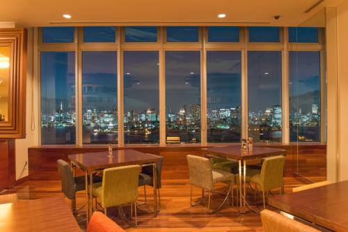 オールデイラウンジ（３３階）／共用施設