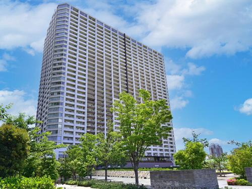 総戸数１０８９戸の３３階建タワーマンション。