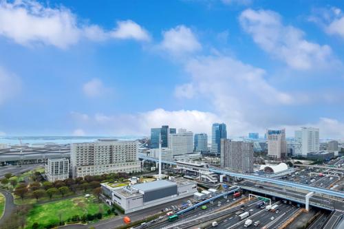 南東向き、前面棟がないため、午前中から日中にかけて日当たりの良いお部屋です