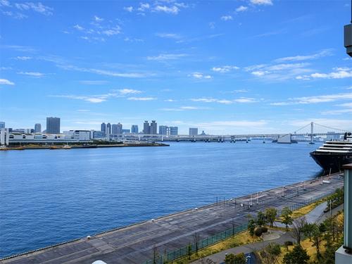 前面棟がないため、豊洲、有明、お台場方面のオーシャンビューが広がってます。
