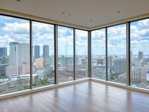 角住戸ならではの開放感が魅力のリビングダイニング