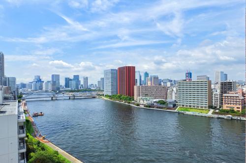 バルコニーからの眺望（※右側）隅田川ビュー
