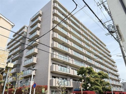 １９９５年築・総戸数１４４戸のマンションです。