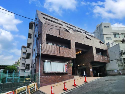 【外観】商店街「みさき通り」近くの賑やかな好立地