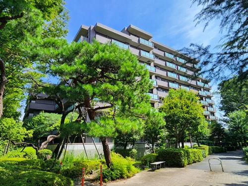 【建物外観１】京王線「芦花公園」駅　徒歩６分、「千歳烏山」駅　徒歩１１分