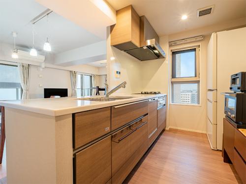 約３．３帖のキッチンにも窓があるので明るい印象に！