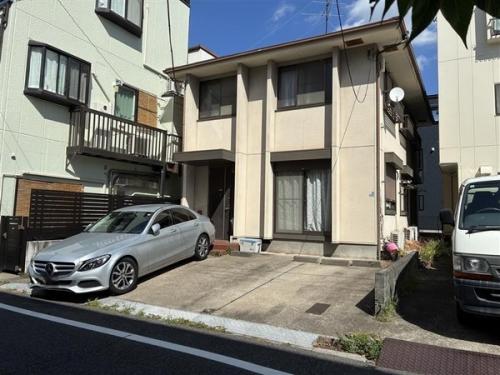 最寄りの駅まで徒歩３分の立地につき、通勤・通学に便利です