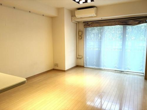 【リビングダイニング】