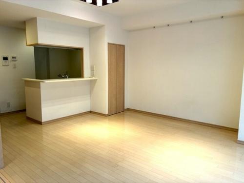 【リビングダイニング】