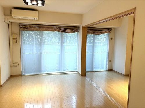 【リビングダイニング】