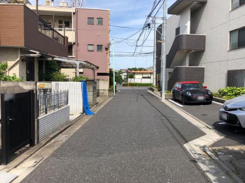 交通量の少ない道路です