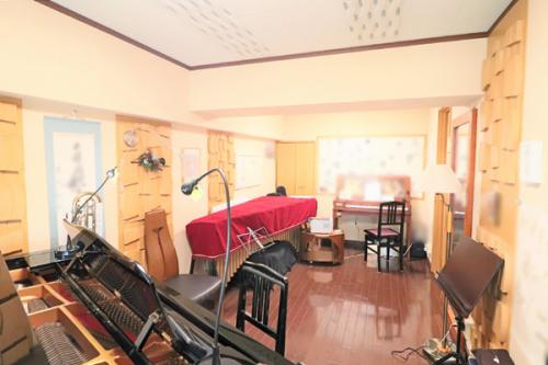 防音室として使用しております。グランドピアノの設置も可能です。