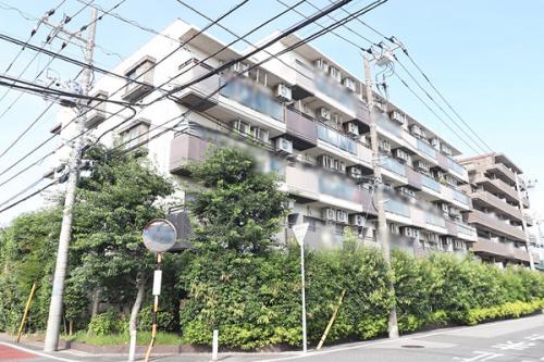 2011年8月に一棟リノベーションをされている雰囲気の良いマンションです