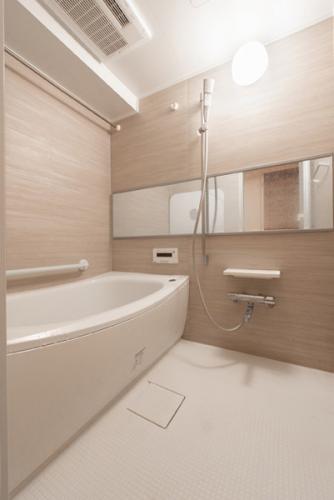 浴室乾燥機付きで、湿気対策はもちろん、雨の日のお洗濯も安心です。