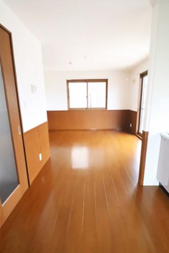 2025年5月　全室クロス貼替・ハウスクリーニング済み