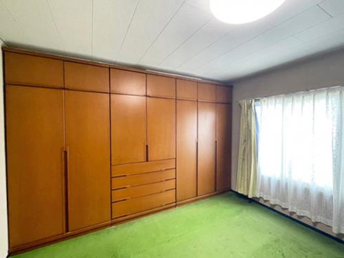 収納スペースが豊富で、お部屋の空間を有効活用できます。