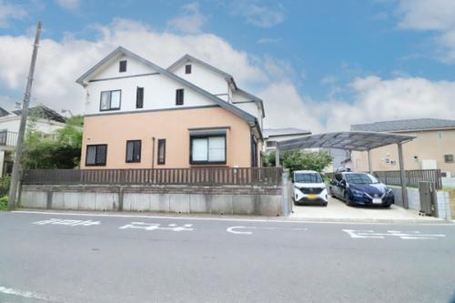 2000年8月築・土地面積321.53ｍ2・カースペース2台分有り（車種による）