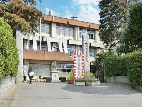 市立東部小学校まで約1200m 市立東部小学校まで約1200m