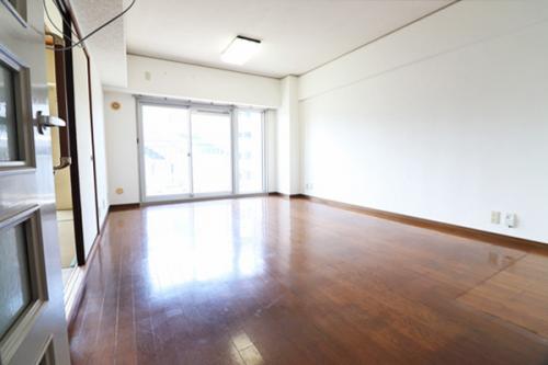 一日の中で多くの時間を過ごすリビングは、採光と風通りの良さを感じられます