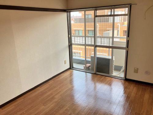 南に面したお部屋！明るく心地よい風が入ってくるので快適に過ごせそうです