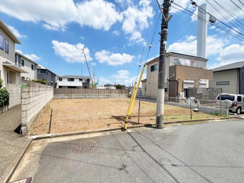 買い物施設や公園も近く子育て家族に嬉しい住環境。 買い物施設や公園も近く子育て家族に嬉しい住環境。