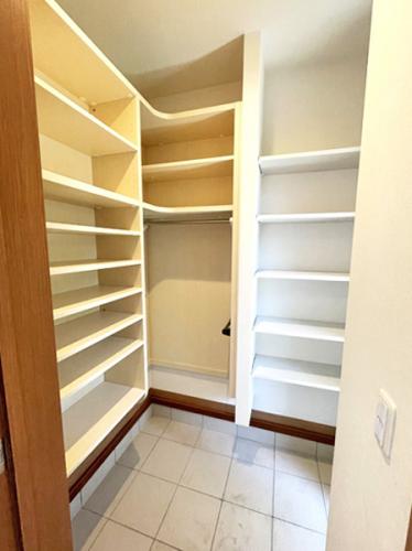 大容量のシューズボックス付き