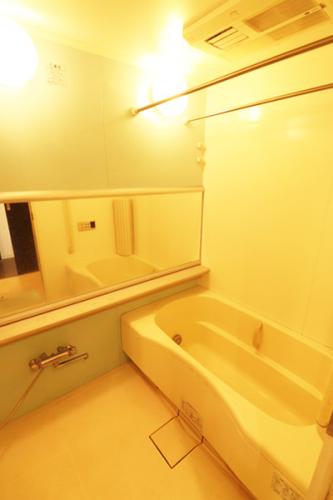 浴室乾燥機付で心地よいバスタイムを実現