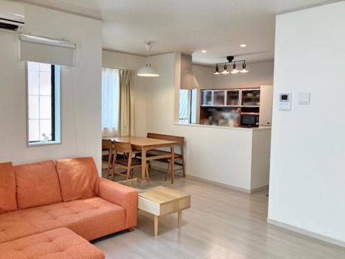 足元からあたたまる床暖房付で、冬も快適に過ごせます！