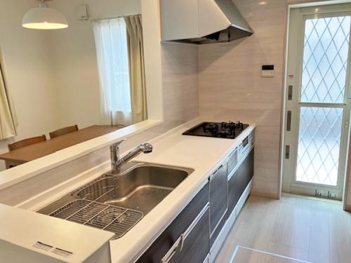 勝手口があるので新鮮な空気を入れ替えられ快適です！