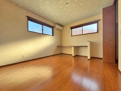 3か所に窓があるので風通しもよく採光にも優れていて明るいです！