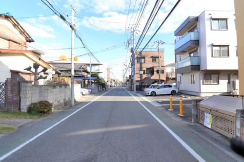 小学校、公園、スーパーなどの施設も至近です