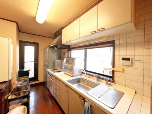 小さなお子様やご高齢の方にも安心なIHコンロを採用