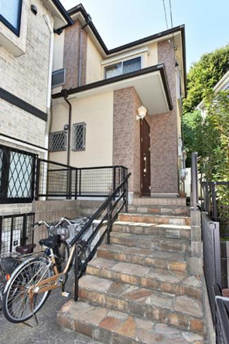 木造スレート葺の２階建・４ＬＤＫです！