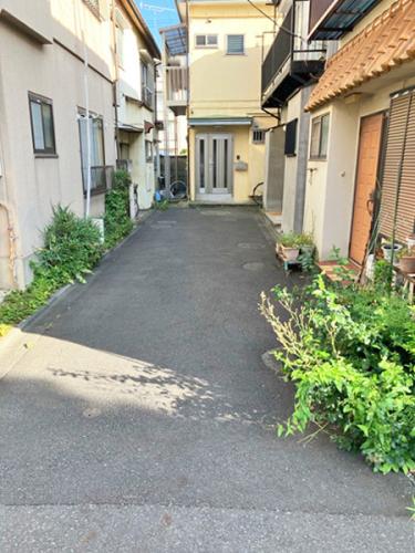 南西側通路部分８.４９㎡　※南西側通路は建築基準法上の通路ではありません