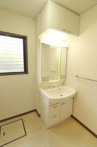 暮らしを快適に変えるシャワー付洗面台