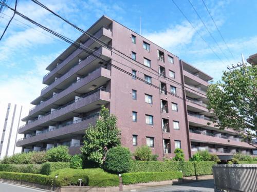 京成本線「東中山」駅徒歩6分。複数駅・複数路線利用可能な立地