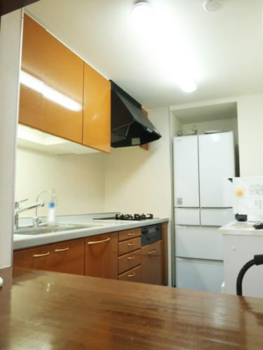 ゆとりある作業スペースと豊富な収納で使い勝手の良いキッチンです