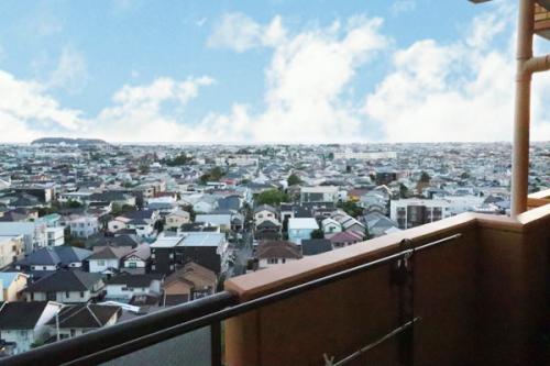 バルコニーからの眺望です。最上階ならではの開放感があります！