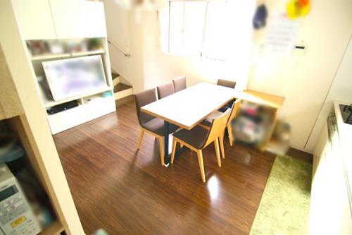 ●2025年10月撮影・明るいダイニングキッチンです。