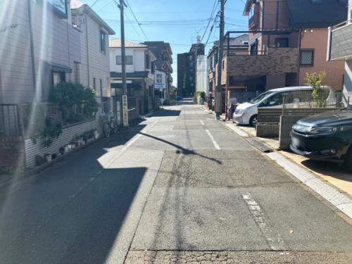 前面道路は東側6ｍ公道。